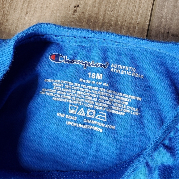 Champion Blue White and Red Graphic Logo Crewneck T-Shirt Baby Boy Size 18m EUC - Picture 2 of 7